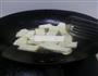 桃胶炒豆腐的做法图解2