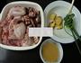 腊肉炖鸡的做法图解1