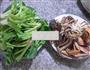 菠菜炒毛蟹的做法图解1