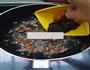 酸菜牛肉酱拌面的做法图解12
