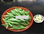 酱爆刀豆的做法图解1
