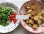 彩椒鱼豆腐的做法图解1