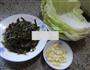 蒜香海带炒白菜的做法图解1