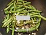 干煸豆角的做法步骤9