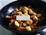 栗子焖鸡饭的做法步骤3