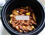栗子焖鸡饭的做法步骤4