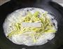 韭黄鸡蛋面的做法图解8