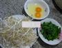 韭菜鸡蛋炒绿豆芽的做法图解1