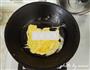 胡萝卜鸡蛋炒青蒜的做法图解4