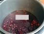 红豆红枣枸杞黑米粥的做法图解5
