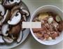 香菇鸡腿肉饭的做法图解2
