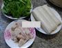 猪肉菠菜年糕汤的做法图解1