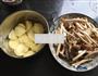 茶树菇土豆排骨煲的做法图解6