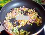 五彩炒米饭的做法图解5