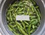 水煮毛豆的做法图解1