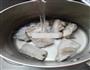 莲藕排骨汤的做法图解4