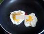 煎鸡蛋的做法图解2