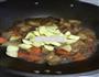 五花肉焖土豆胡萝卜的做法图解7