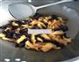 炸猪皮炒木耳的做法图解7