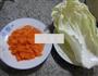 胡萝卜炒白菜的做法图解1