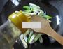 大葱炒豆腐干的做法图解5