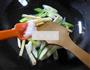 大葱炒豆腐干的做法图解6