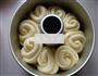 椰蓉花环面包的做法图解9