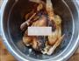 电饭煲蜜汁烤鸡的做法图解2