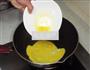 西红柿炒鸡蛋的做法图解2
