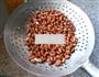 油炸花生米的做法图解1