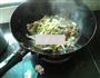 蒜香酸辣牛肉的做法图解7