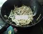 芹菜墨鱼木耳豆腐丝的做法图解4