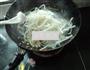 包菜香菇肉丝炒河粉的做法图解9