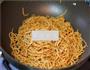 韭黄炒面的做法图解6