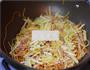 韭黄炒面的做法图解7