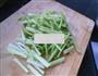 芹菜土豆丝的做法图解2