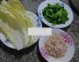 韭菜虾皮炒白菜的做法图解1