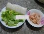 江白虾圆白菜年糕汤的做法图解1