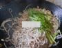 杏鲍菇炒面的做法图解5