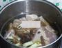 酸菜排骨的做法图解3
