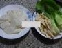腐竹青菜年糕汤的做法图解1