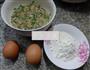 鸡蛋韭菜鱿鱼饼的做法图解1