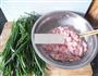 韭菜猪肉馅水饺的做法图解2