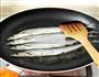香煎秋刀鱼的做法图解2