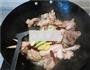 姬松茸炖鸡的做法图解7