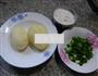 香葱土豆丝饼的做法图解1