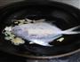 红烧鲳鱼的做法图解5