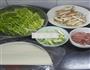 香芹肉丝馅春卷的做法图解1