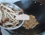 茶树菇炒鸡肉的做法图解7