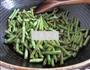 干煸豆角的做法图解2